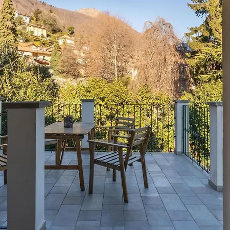 La Camelia D'oro Apartment